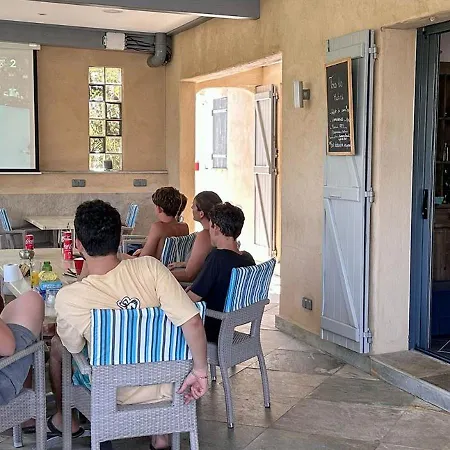 مكان تخييم La Vetta Village