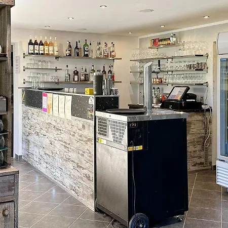 La Vetta Village مكان تخييم 4*