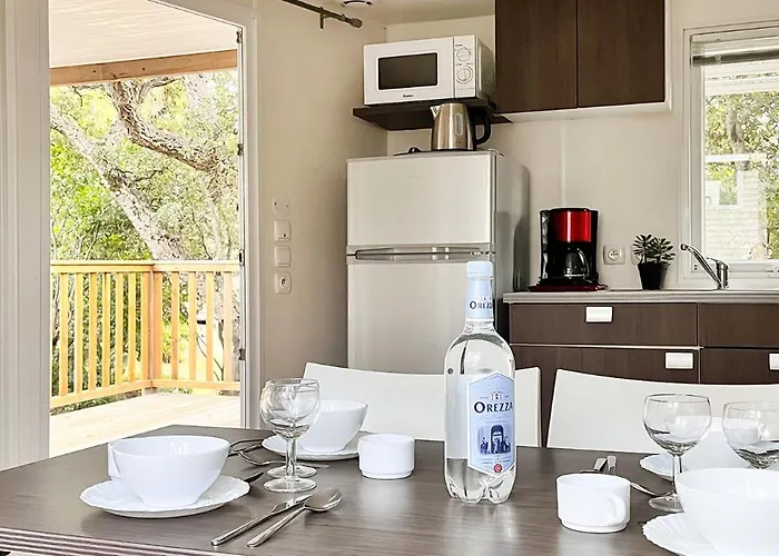 Camping La Vetta Village 4*